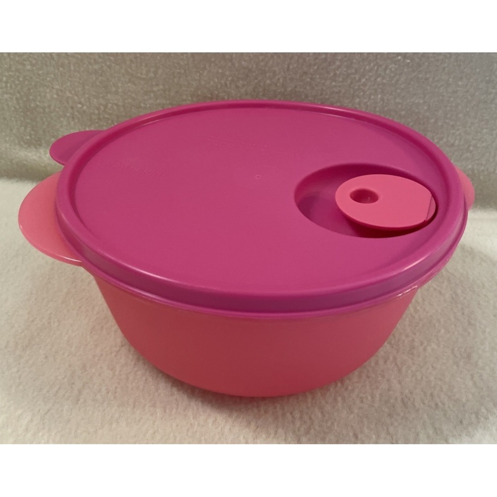 Tupperware Pink 6.25 Cup Crystal Wave 1.5 Liter Bowl with Pink Vented Lid